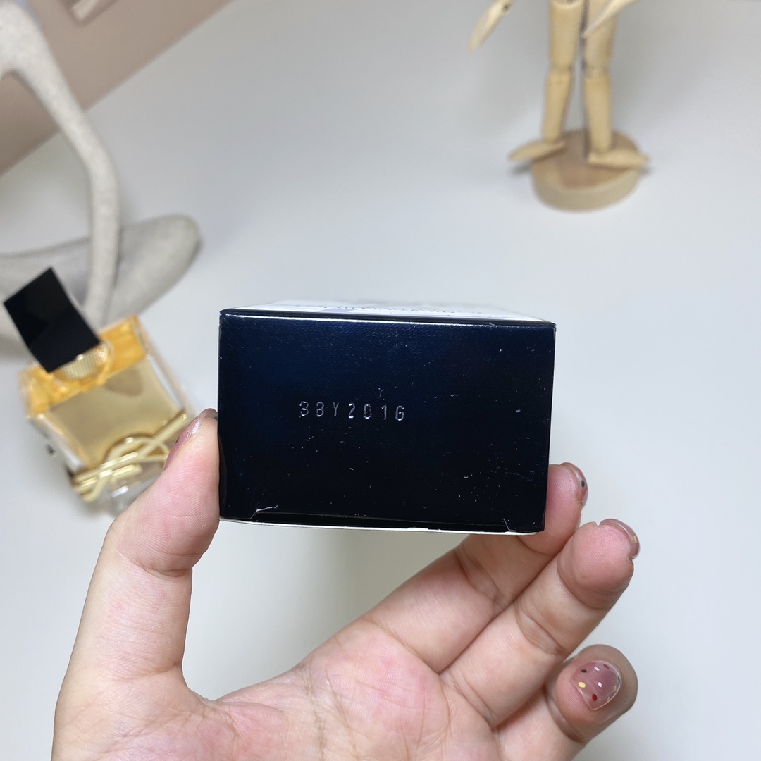 Saint Laurent perfume